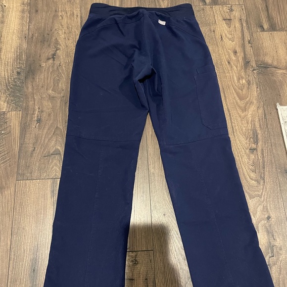 FIGS scrub bottoms - Picture 2 of 3